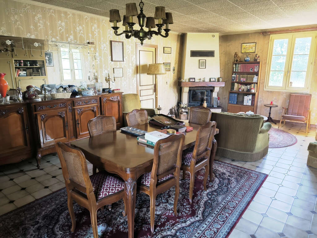 Maison à SAINT-PEREUSE