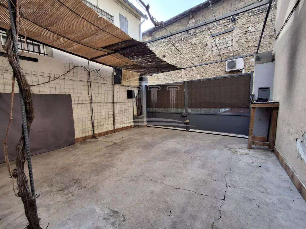 Maison à SORGUES