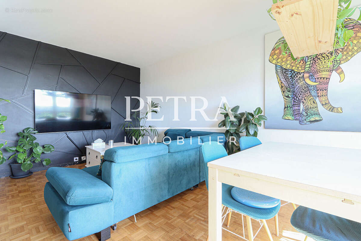 Appartement à FRESNES