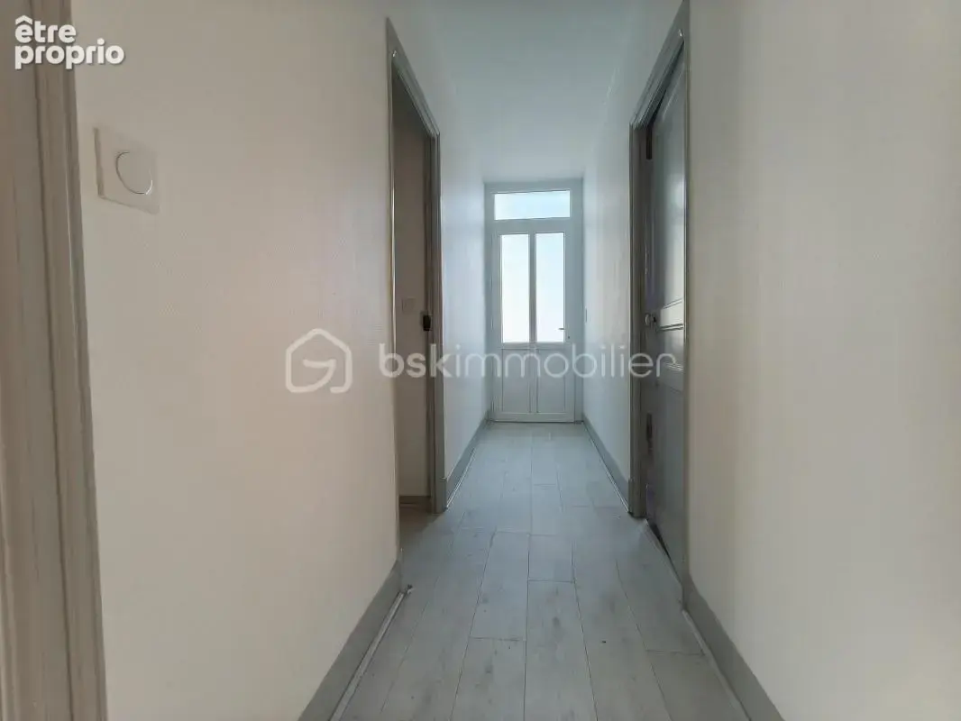 Maison individuelle, en ville, avec garage et jardinet. Trois chambres - photo 15