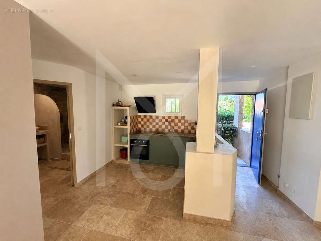 Appartement à SAUSSET-LES-PINS