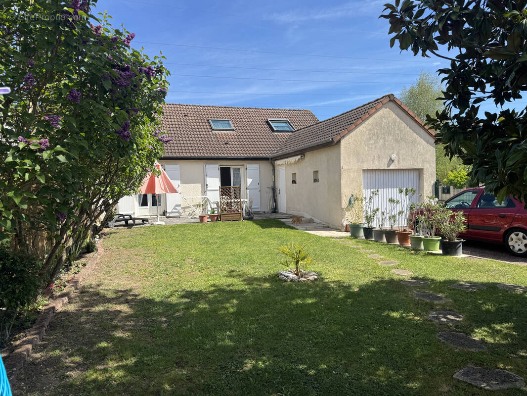 Maison à SEMOY