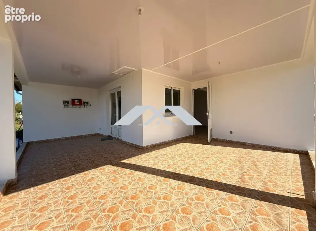 Maison 110 m² à Saint-Joseph  - photo 6