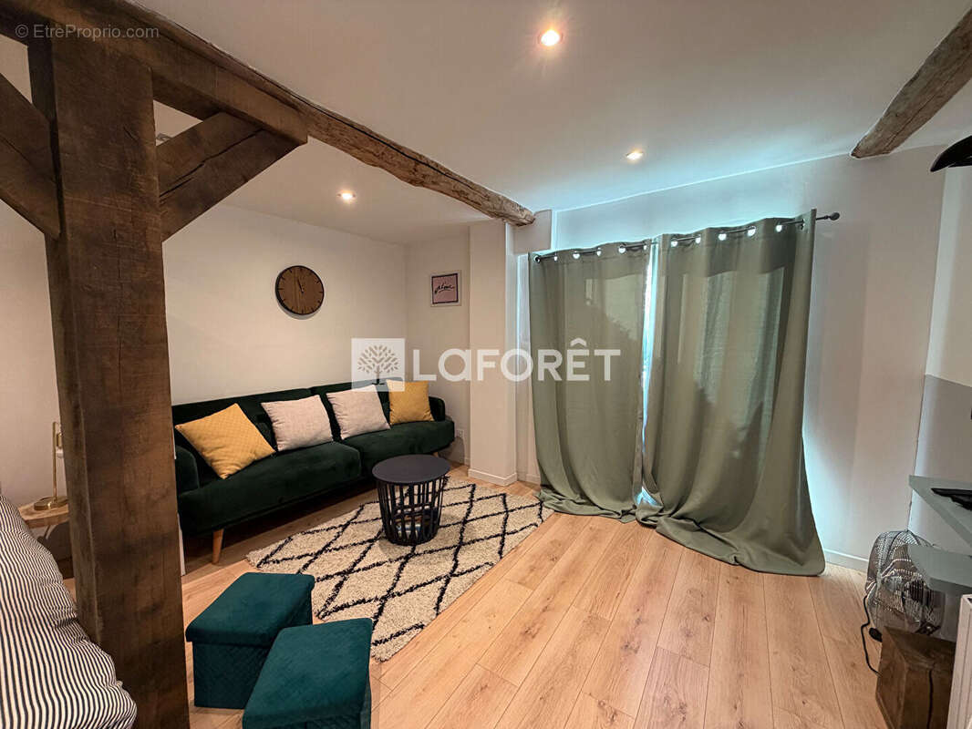 Maison à EQUEMAUVILLE