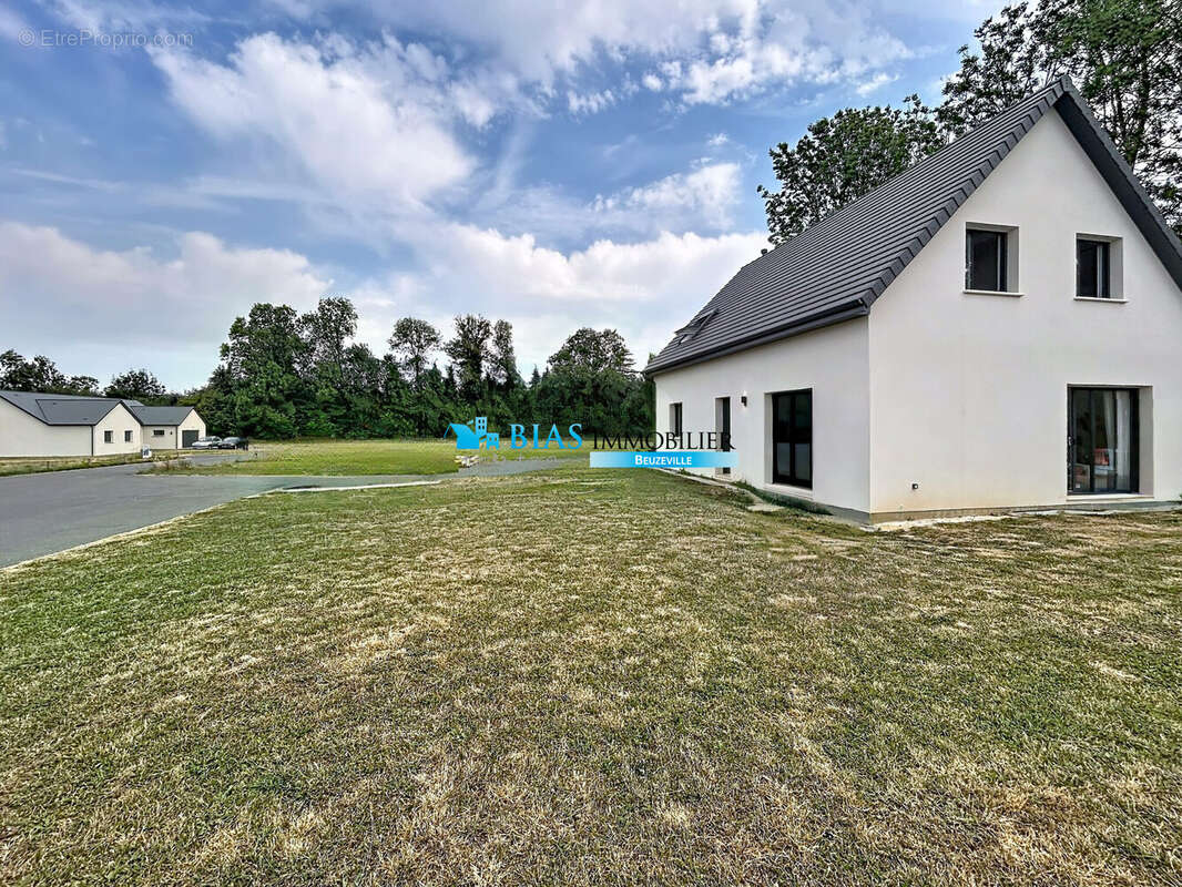 Maison 120 m² à Boulleville  - photo 2