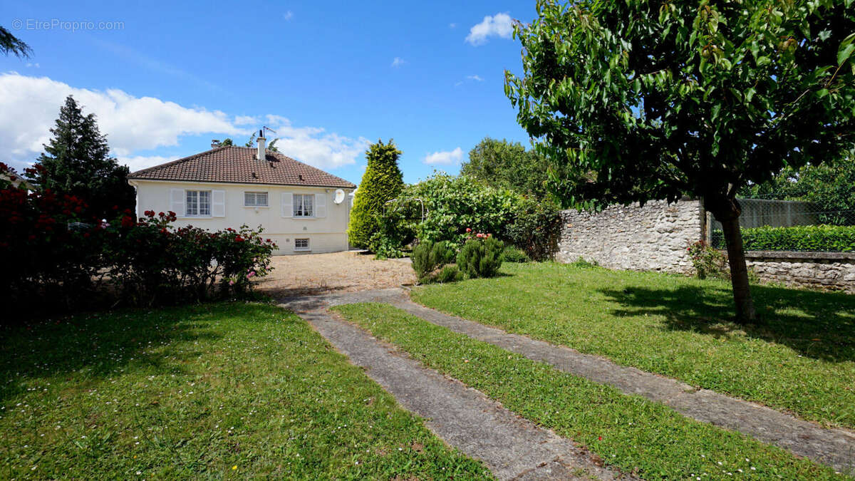 Maison à EPONE