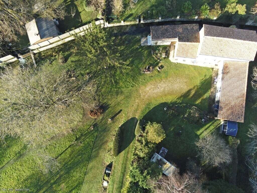 Maison à RUFFEC