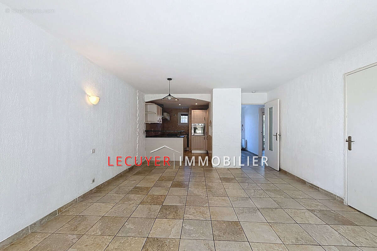 Appartement à VALLAURIS