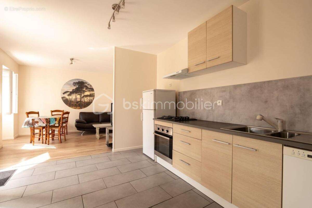 Maison à LA CHAPELLE-SAINT-MARTIN-EN-PLAINE