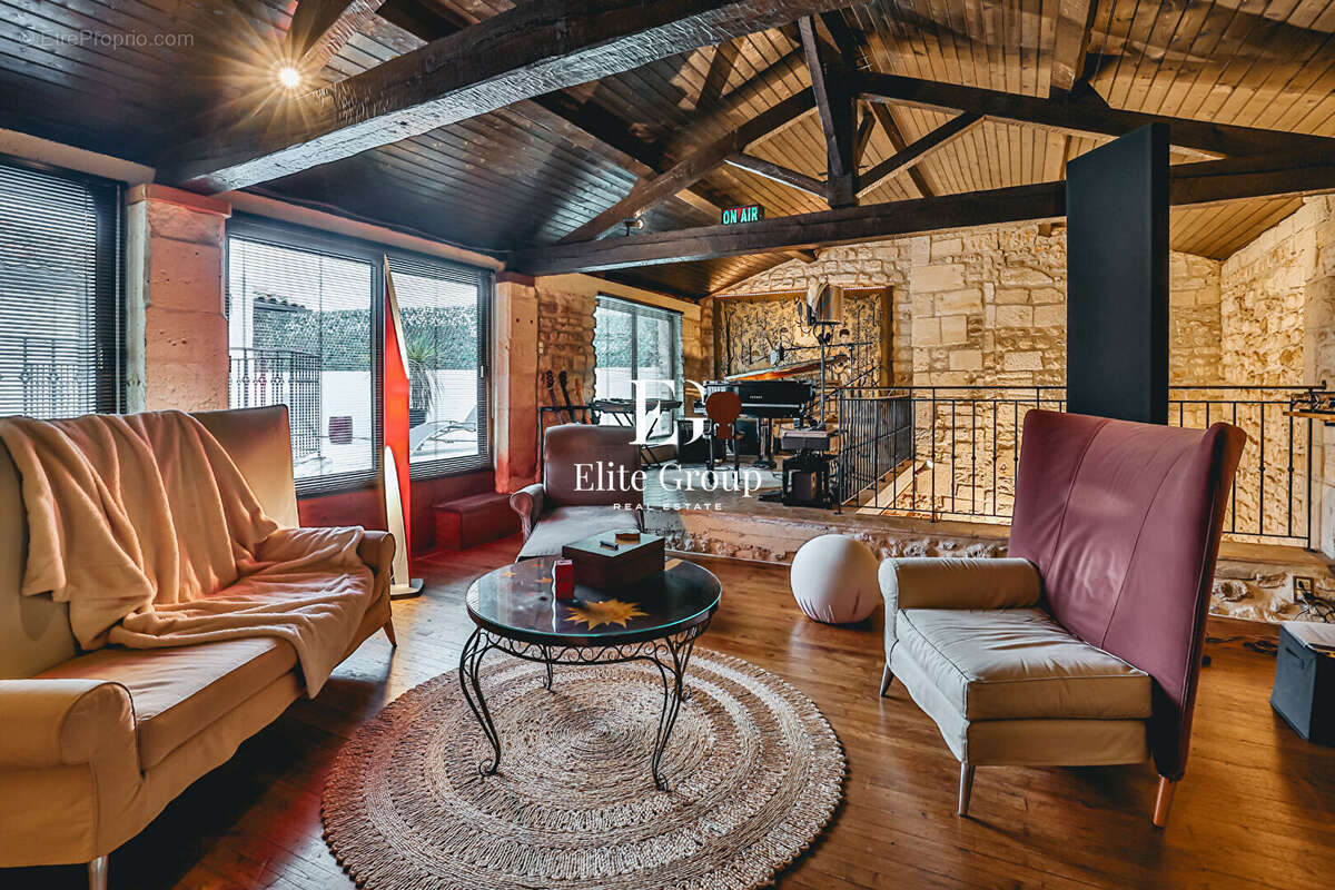 Maison à CHATEAUNEUF-SUR-CHARENTE