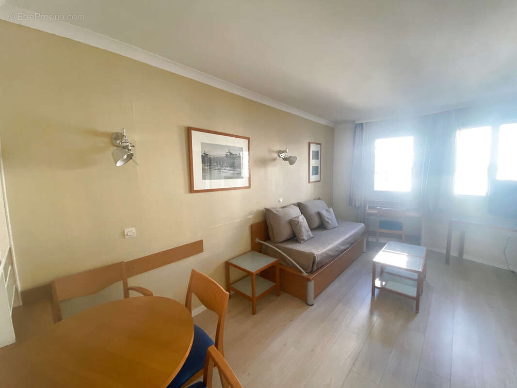 Appartement à COURBEVOIE