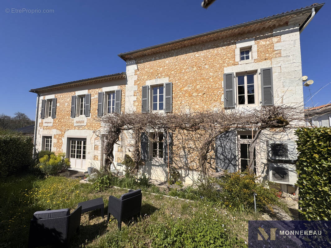 Maison à MONTGUYON