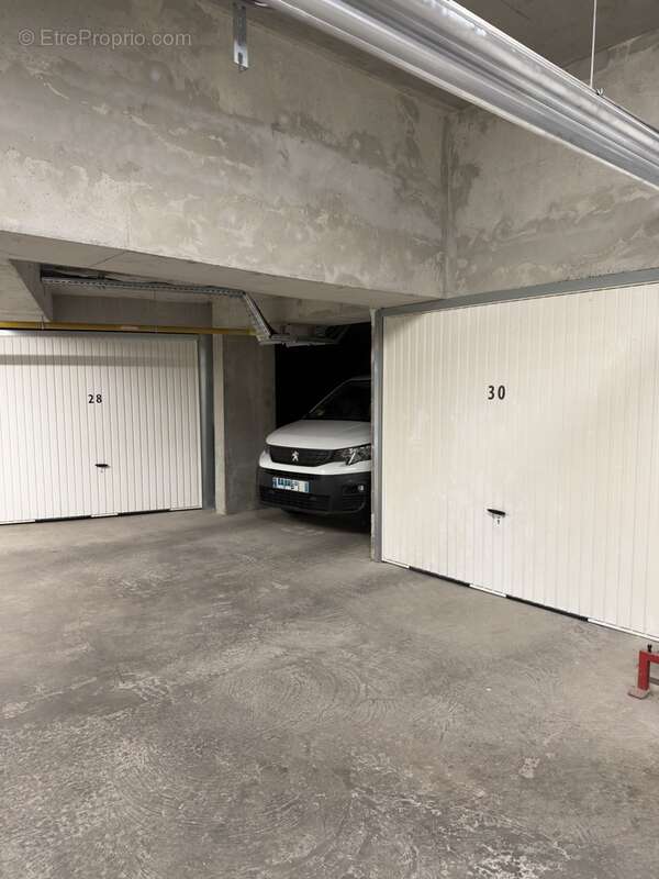 Parking à LYON-5E