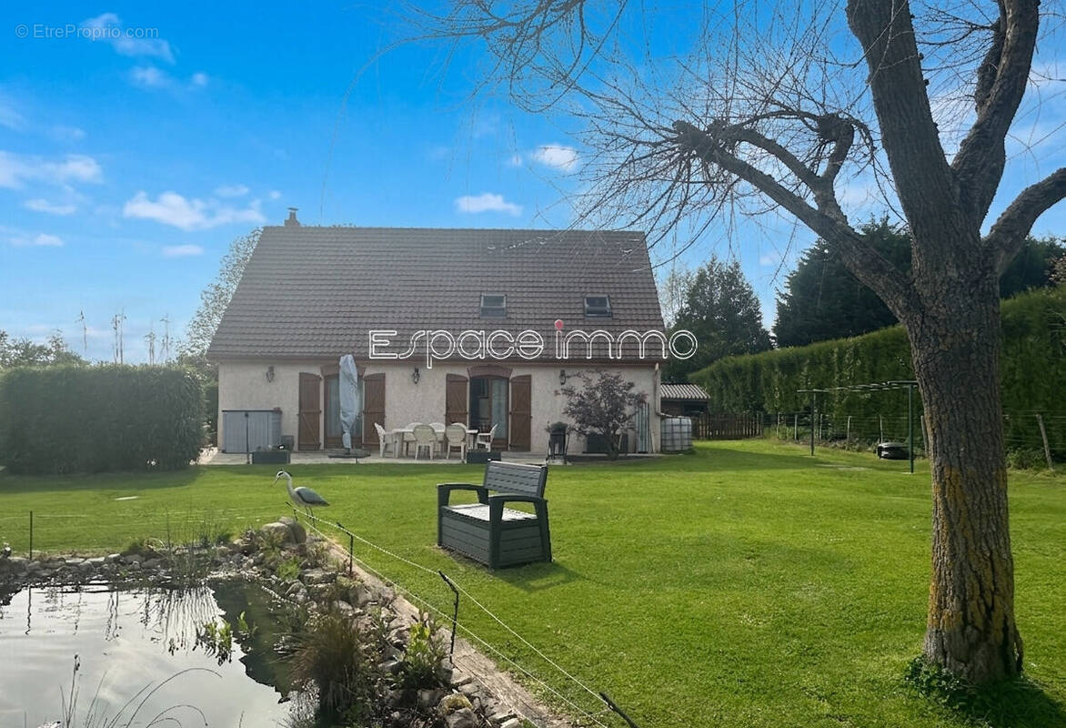 Maison à BUCHY