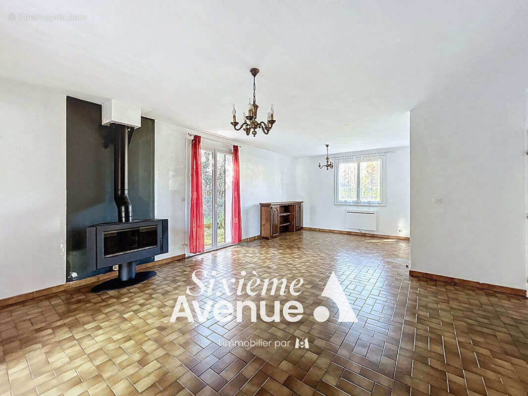 Maison à DECINES-CHARPIEU