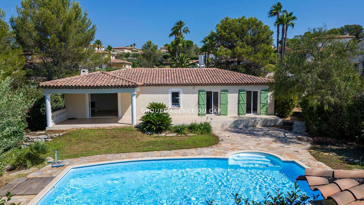 Villa de plain pied de type 6 pièces avec garage et piscine. - photo 12