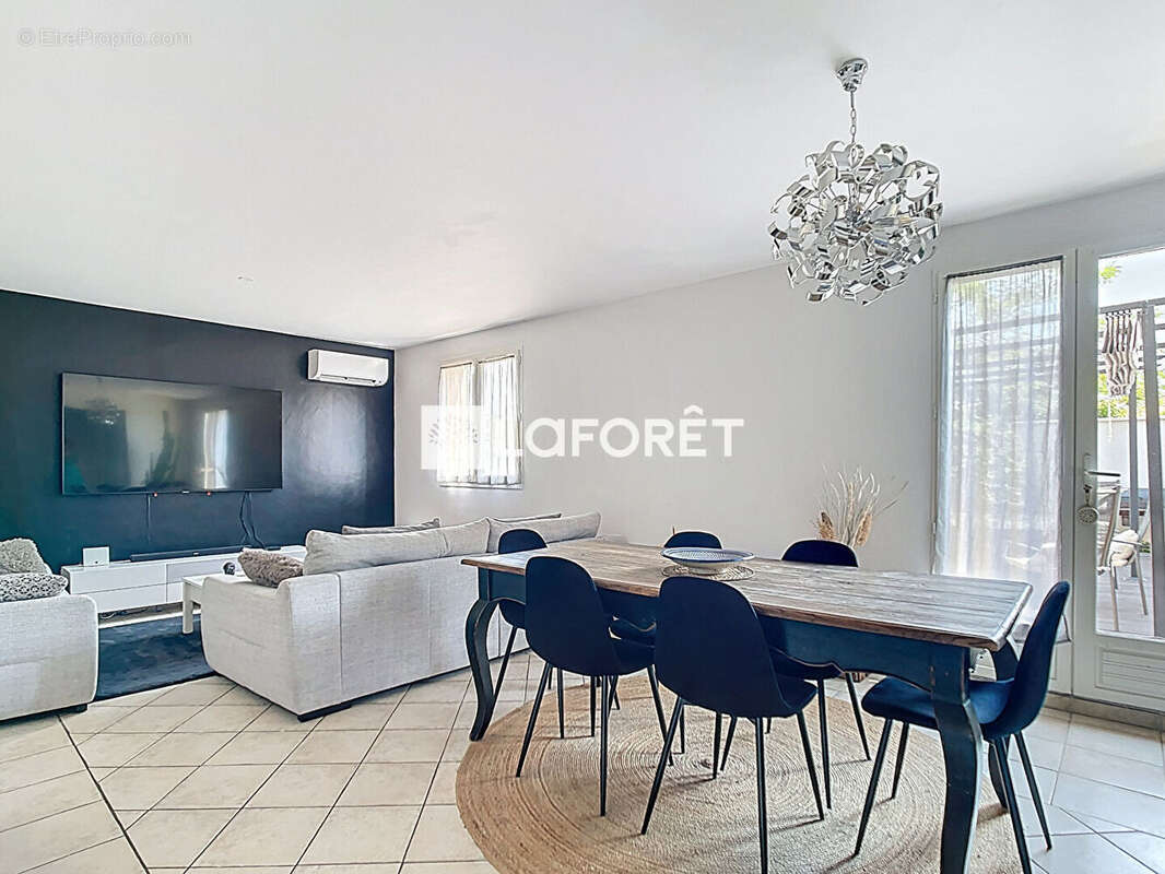 Maison à SAINT-DIDIER-DE-FORMANS