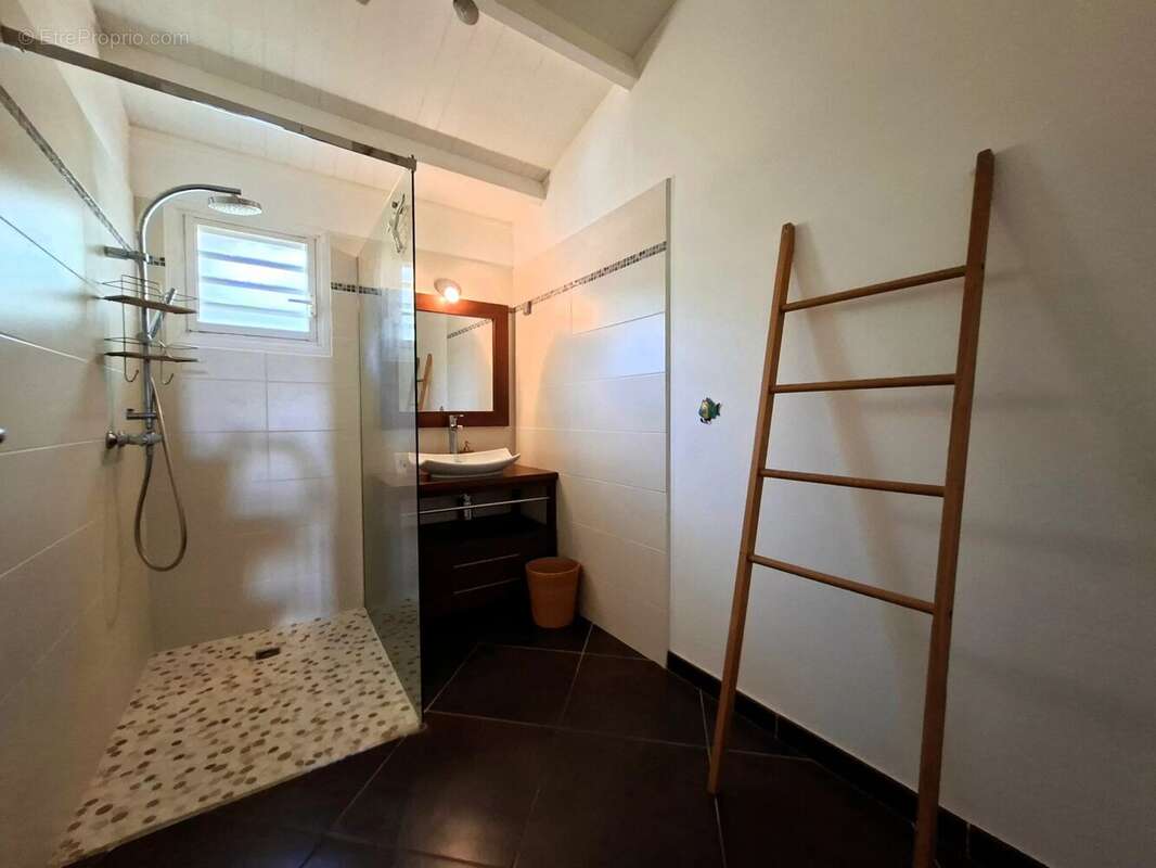 Maison à LES TROIS-ILETS