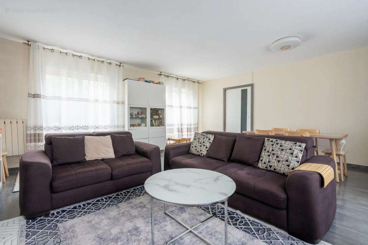 Appartement à STAINS
