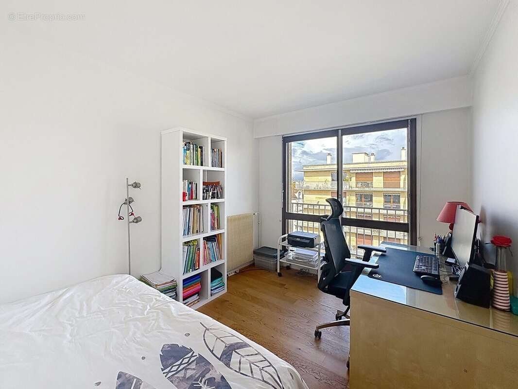 Appartement à L'HAY-LES-ROSES