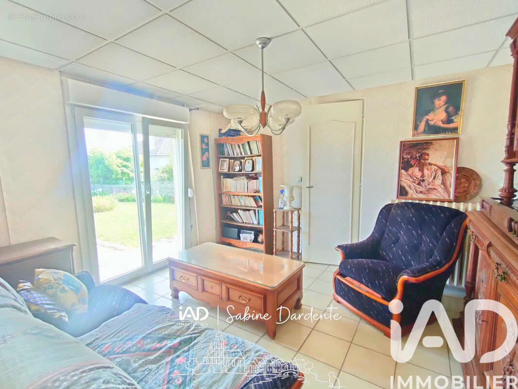 Maison 85 m² à Brevans  - photo 9