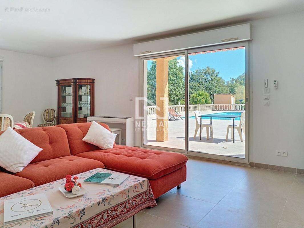 Fayence - maison de plain-pied - superbe espace piscine - double garage - photo 10