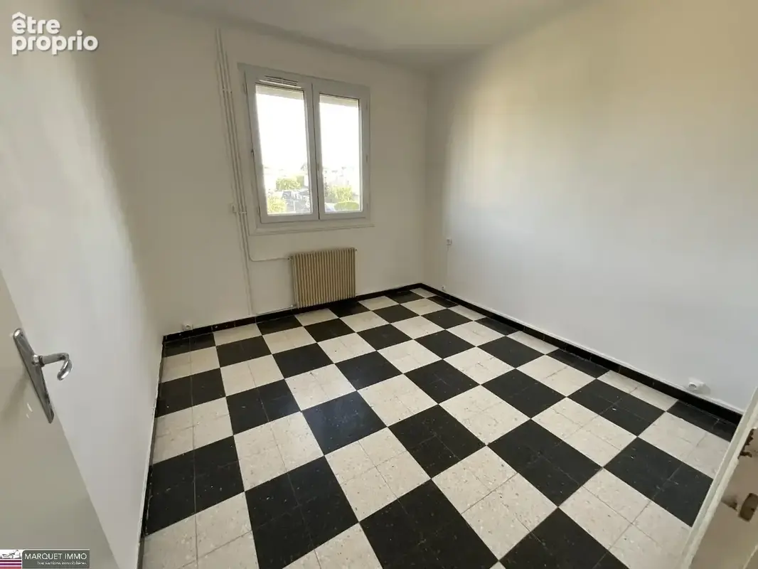 APT T4 85 m² au 3° avec balcon 2 m², loggia 6 m², cellier 4 m² et garage de 15 m².... - photo 12