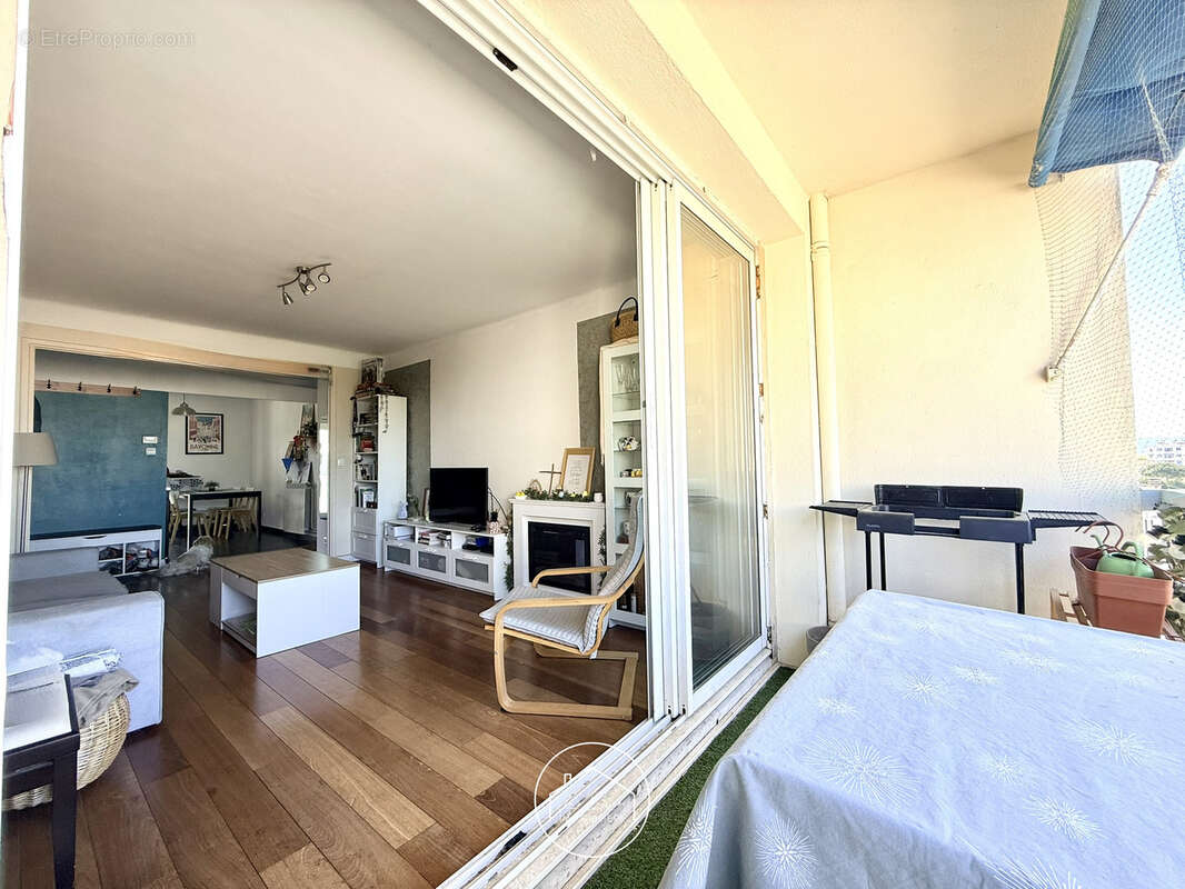 Appartement à MARSEILLE-4E