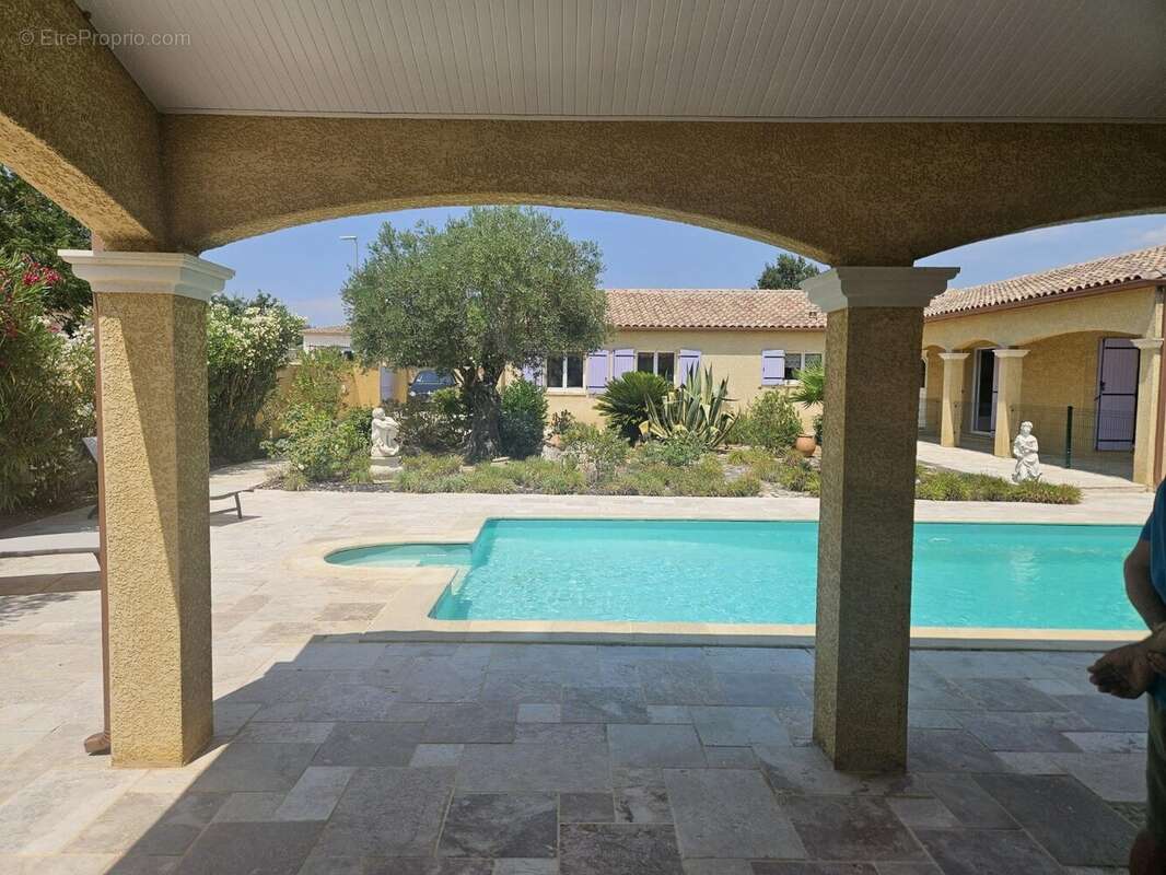 Belle villa de plain pied avec piscine, annexe et sous-sol - photo 15