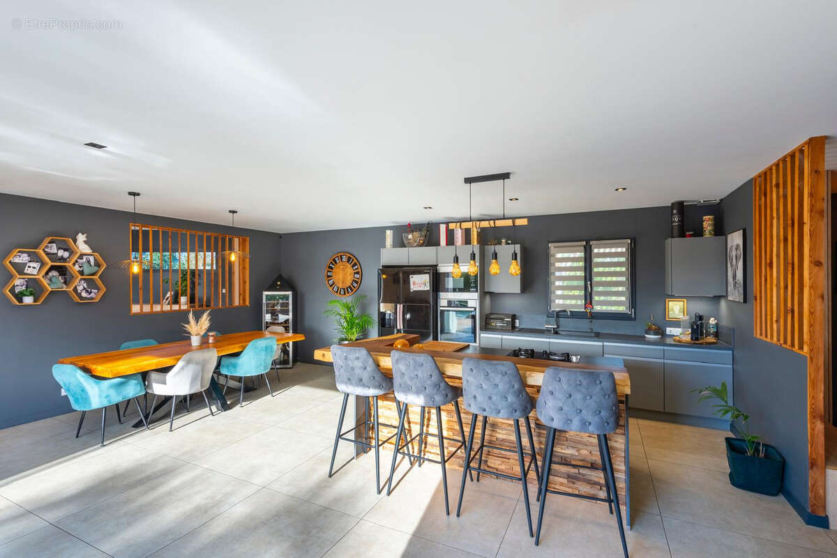 Maison à PUGET-SUR-ARGENS