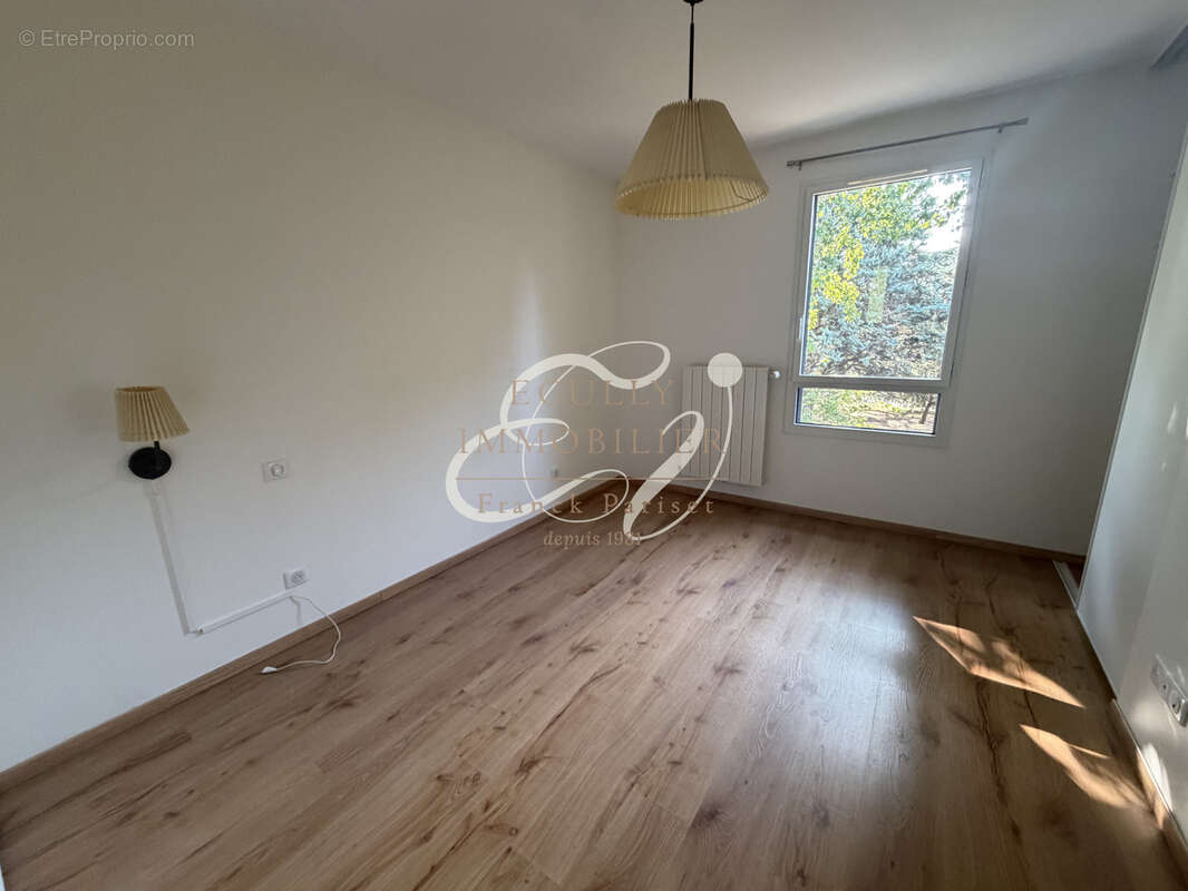 VENTE ECULLY 69130 Maison en excellent état lumineuse - 130 m2 - 4 chambres - Environnement très calme - photo 11