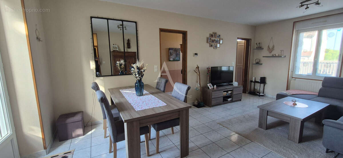 Maison à LA CHAPELLE-VENDOMOISE