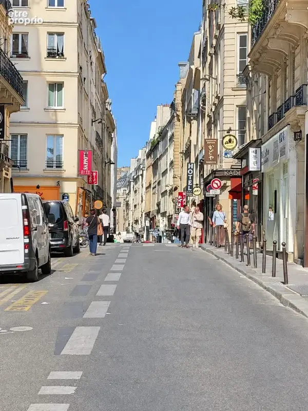 Parking à PARIS-1E