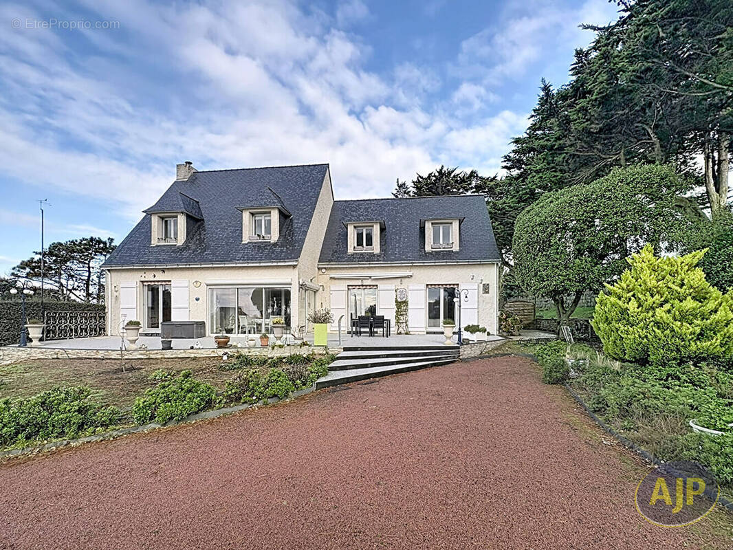 Maison à LE POULIGUEN