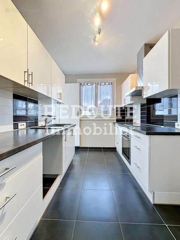 Clemenceau- apt de type 5, 3 chambres avec balcon et garage - photo 5
