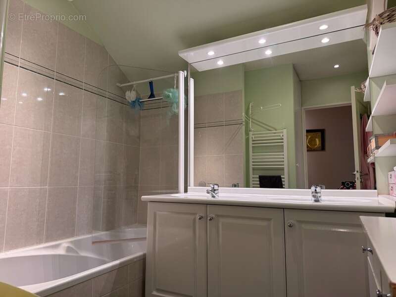 Appartement à SAINT-CYR-SUR-LOIRE