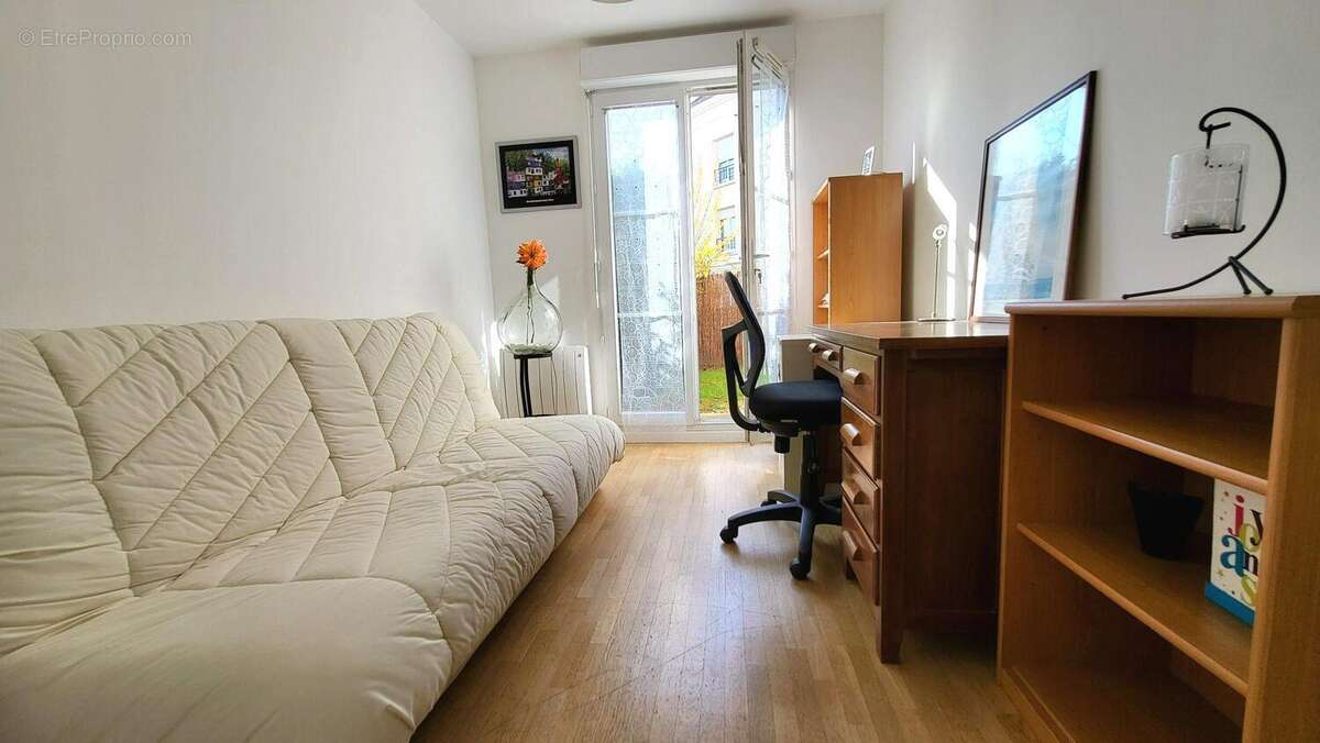 Appartement à LES CLAYES-SOUS-BOIS
