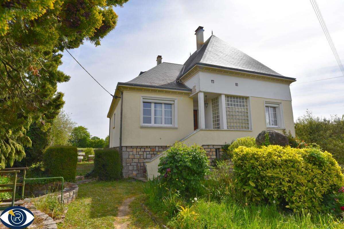 Maison à MEZANGERS