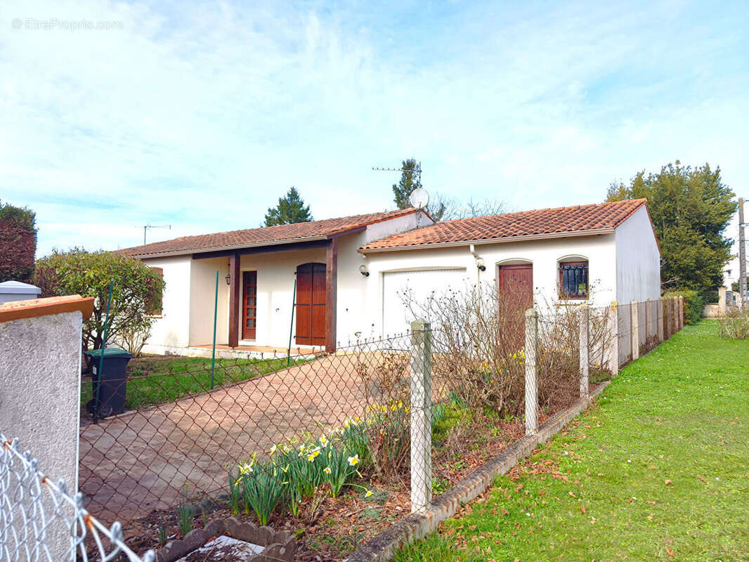 Maison à SAINTES