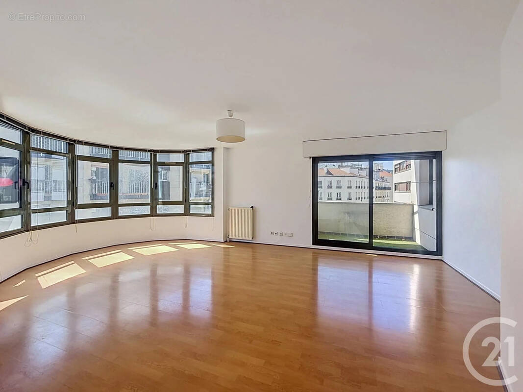 Appartement à PARIS-14E