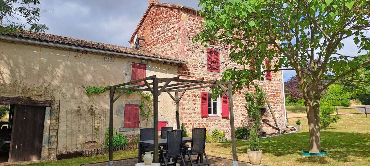 Maison à ESTANDEUIL