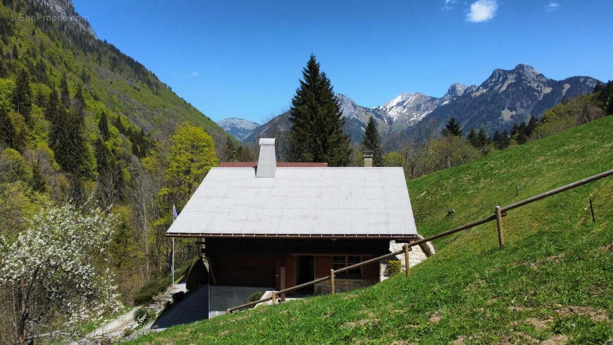 Maison à LE PETIT-BORNAND-LES-GLIERES