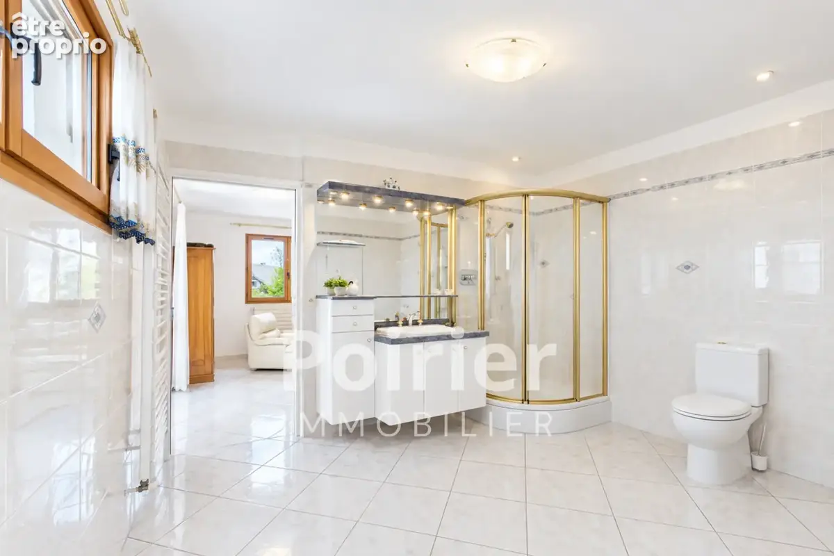 Environnement privilégié, beaux volumes et potentiel de construction ! - photo 11