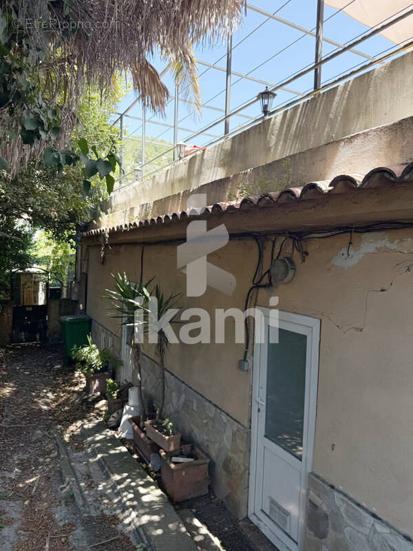 Appartement à CHATEAUNEUF-GRASSE