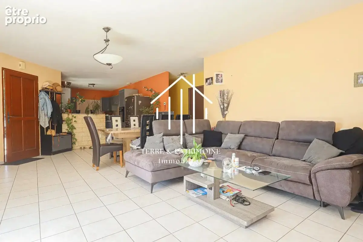 Maison de plain-pied avec piscine sur 2 500 m² de terrain constructible – Vinezac - photo 4
