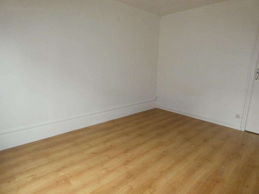 Appartement à IVRY-LA-BATAILLE