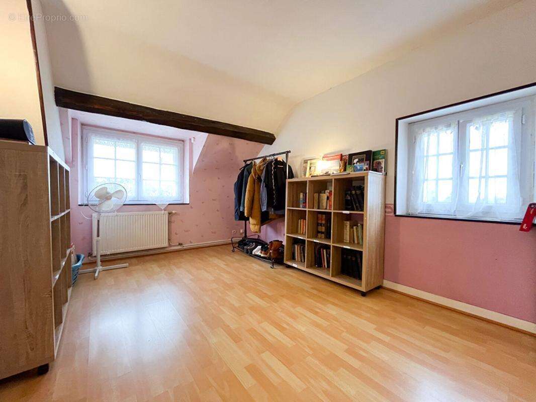 Maison à SAINT-GENOU