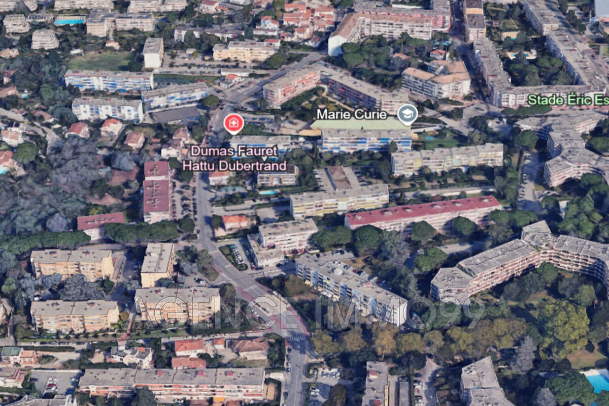 Parking à MANDELIEU-LA-NAPOULE