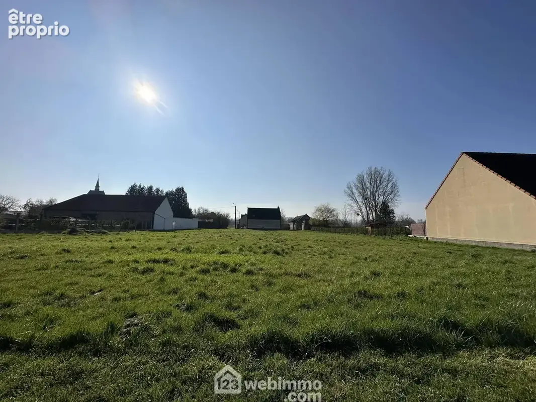 Il offre une façade de 37 mètres