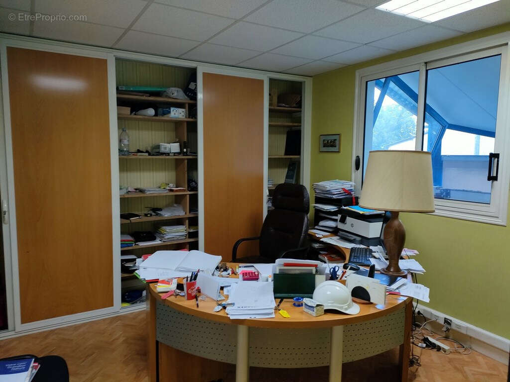 Commerce à AIXE-SUR-VIENNE